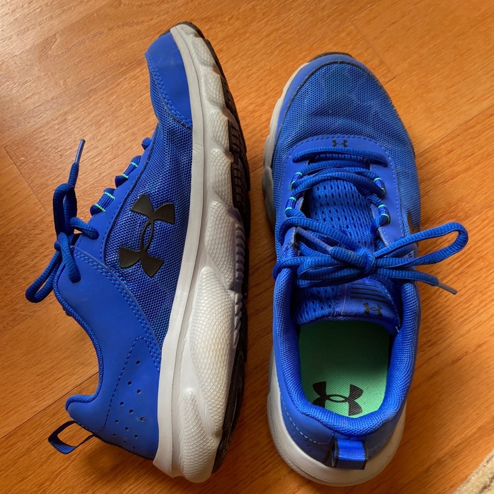Under Armour Sneakers